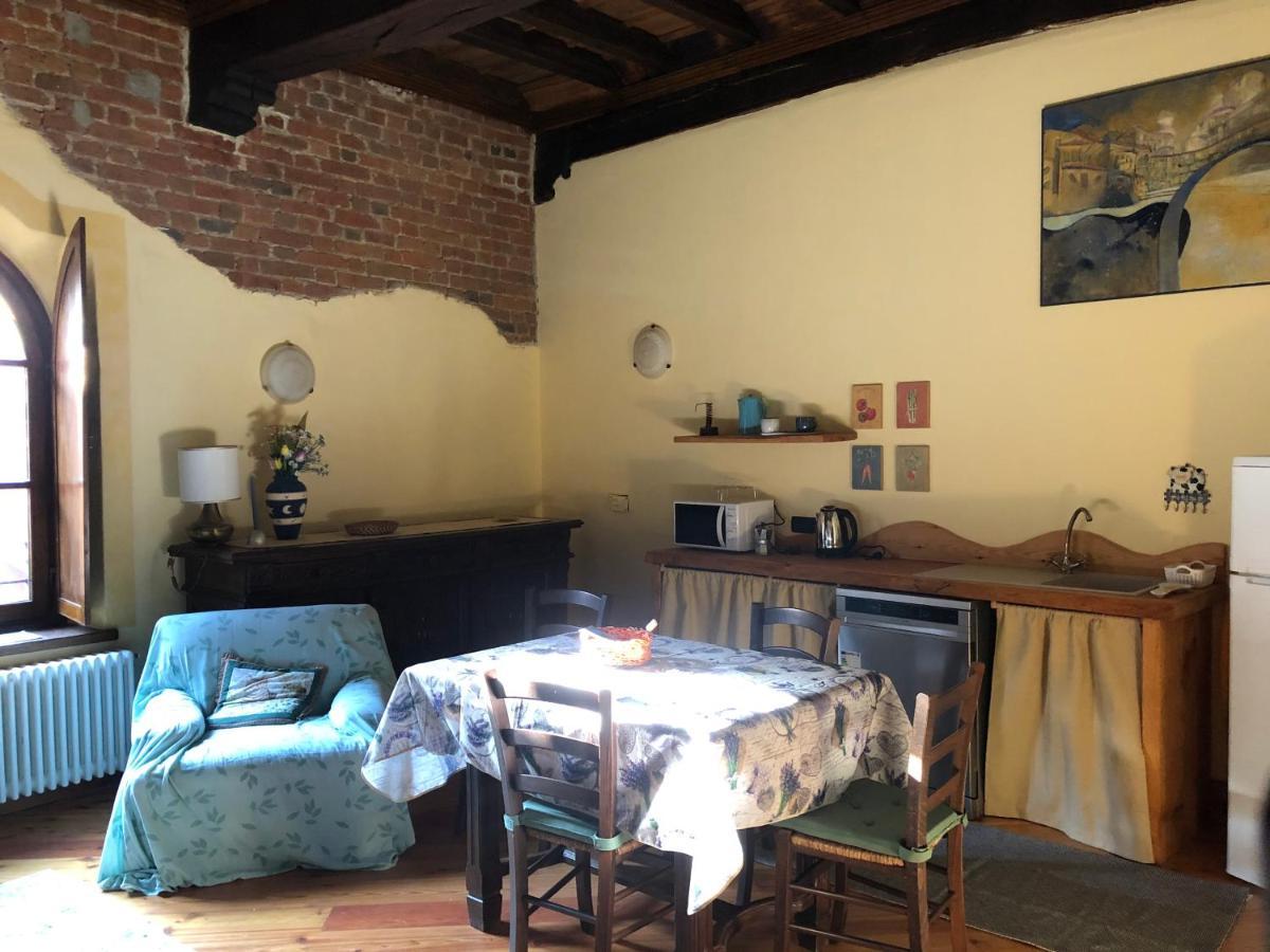 La Casa Del Castellano Hotel Cinzano Ngoại thất bức ảnh
